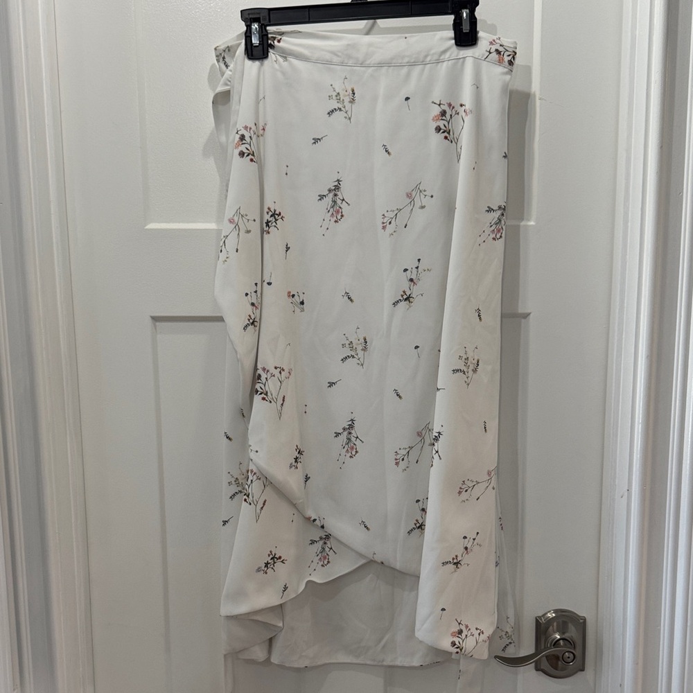 Gianni Bini White Floral High-Low Skirt Size Large
